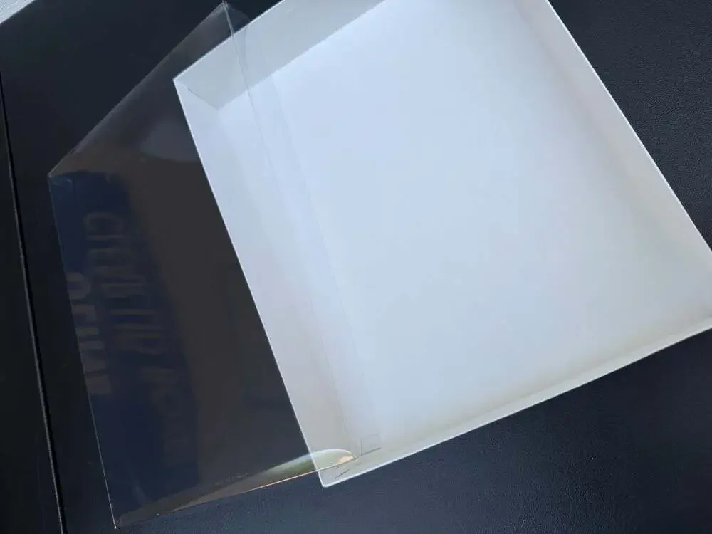 Uline S-8543 Clear Lid Gift Boxes White 11 1/4 x 8 3/4 x 2